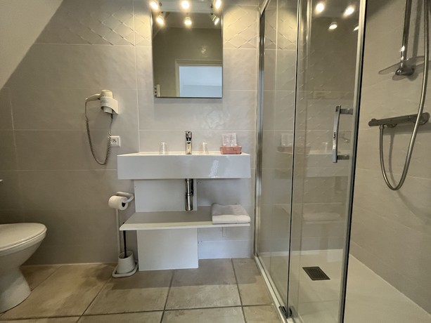 Imagen de la habitación del Hotel Hôtel Bon Encontre, Sarlat-la-Canéda. Foto 2