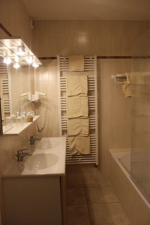 Imagen de la habitación del Hotel Hôtel Bon Encontre, Sarlat-la-Canéda. Foto 4