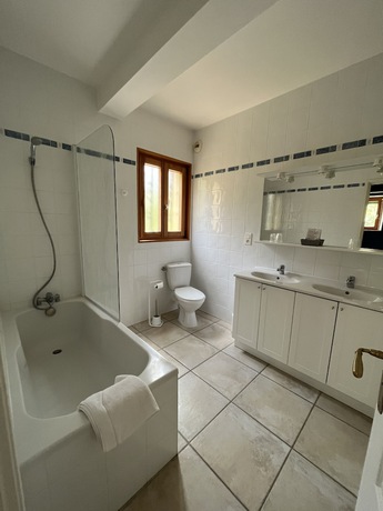 Imagen de la habitación del Hotel Hôtel Bon Encontre, Sarlat-la-Canéda. Foto 5