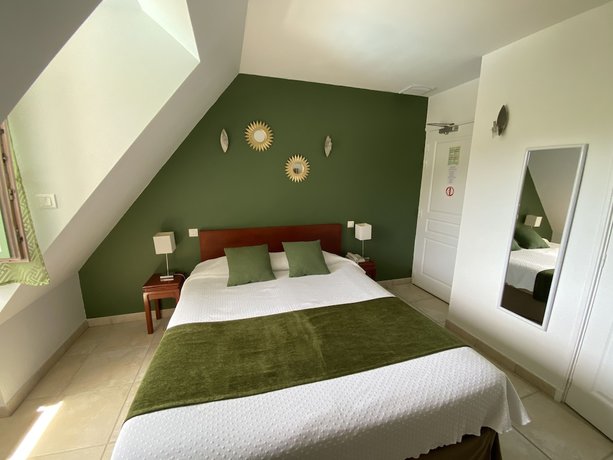 Imagen de la habitación del Hotel Hôtel Bon Encontre, Sarlat-la-Canéda. Foto 11