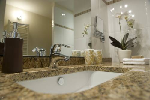 Imagen de la habitación del Hotel H&ocirc;tel Burgevin. Foto 6