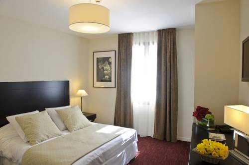 Imagen de la habitación del Hotel H&ocirc;tel Burgevin. Foto 12