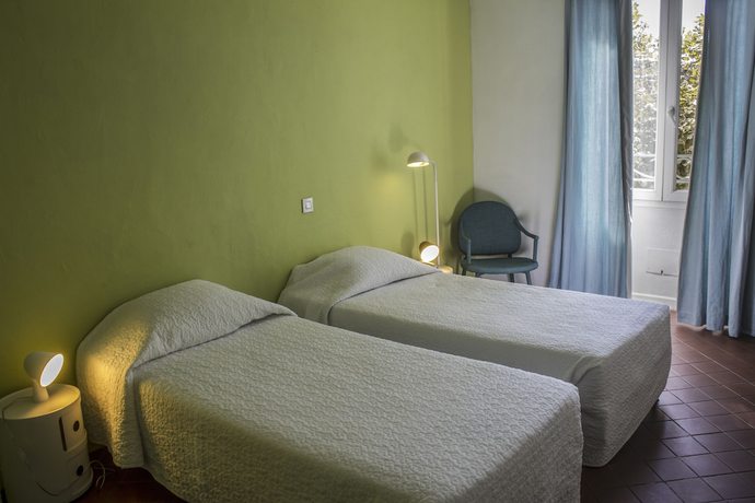 Imagen de la habitación del Hotel H&ocirc;tel Burrhus. Foto 3