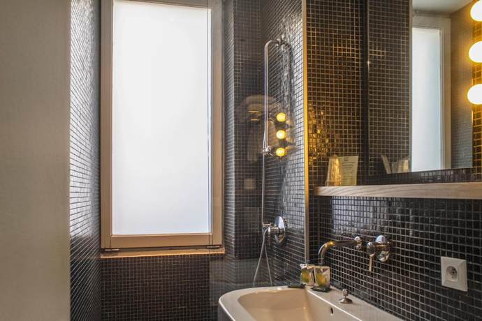 Imagen de la habitación del Hotel H&ocirc;tel Burrhus. Foto 15