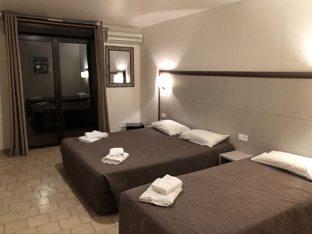 Imagen de la habitación del Hotel H&ocirc;tel Cala di Sole. Foto 4