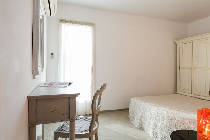 Imagen de la habitación del Hotel H&ocirc;tel Cala di l\'Oru. Foto 2