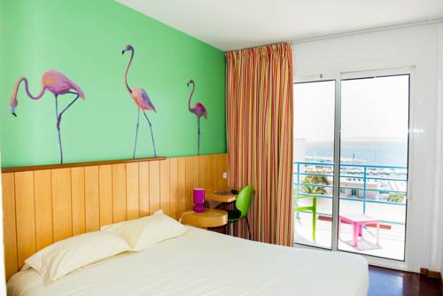Imagen de la habitación del Hotel H&ocirc;tel California, LE LAVANDOU. Foto 2