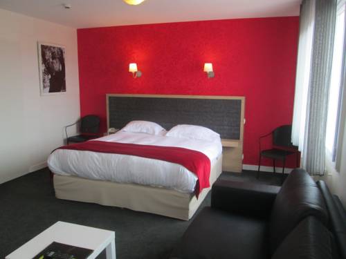 Imagen de la habitación del Hotel H&ocirc;tel Calme Des Pins Spa. Foto 9