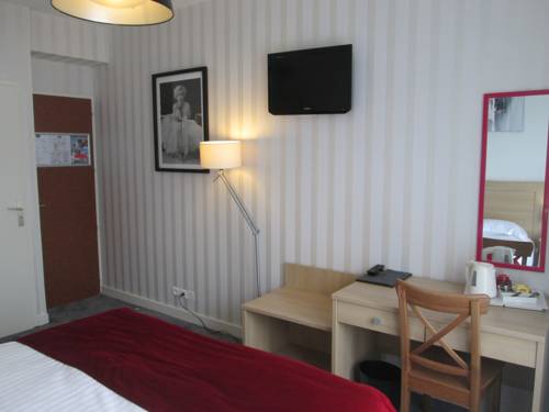 Imagen de la habitación del Hotel H&ocirc;tel Calme Des Pins Spa. Foto 10