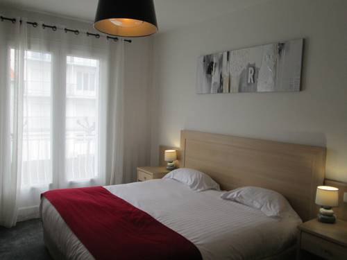 Imagen de la habitación del Hotel H&ocirc;tel Calme Des Pins Spa. Foto 11