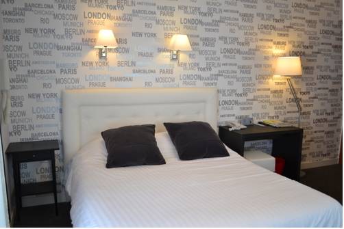 Imagen de la habitación del Hotel H&ocirc;tel Calme Des Pins Spa. Foto 14