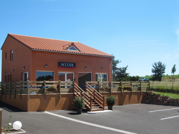 Imagen general del Hotel H&ocirc;tel Cantal Cottages. Foto 4
