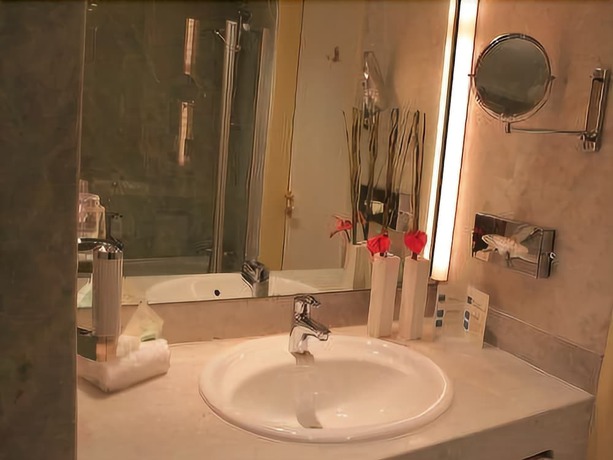 Imagen de la habitación del Hotel H&ocirc;tel Casino 2000 - Adult Guests Only. Foto 6