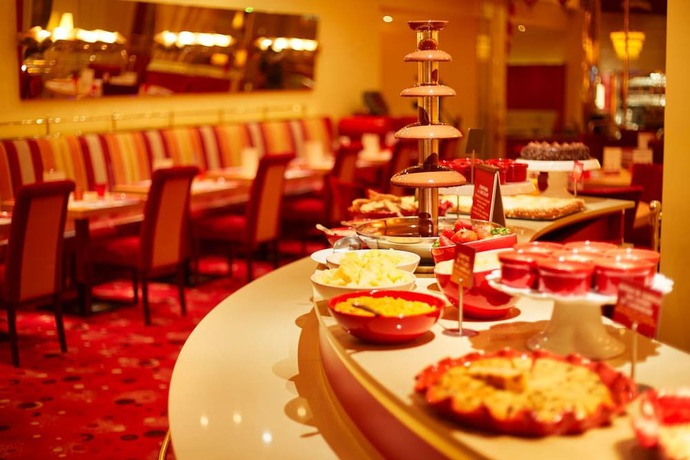 Imagen del bar/restaurante del Hotel H&ocirc;tel Casino 2000 - Adult Guests Only. Foto 3