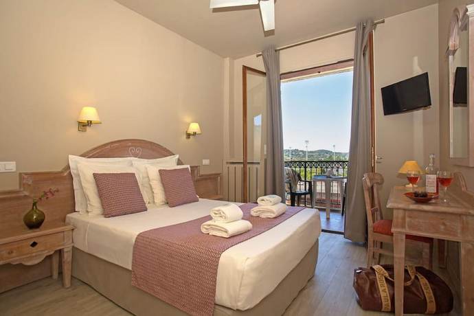 Imagen de la habitación del Hotel Hôtel Castel Luberon. Foto 9