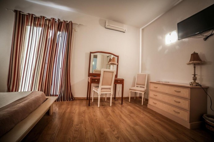 Imagen de la habitación del Hotel H&ocirc;tel Castellu Rossu. Foto 15