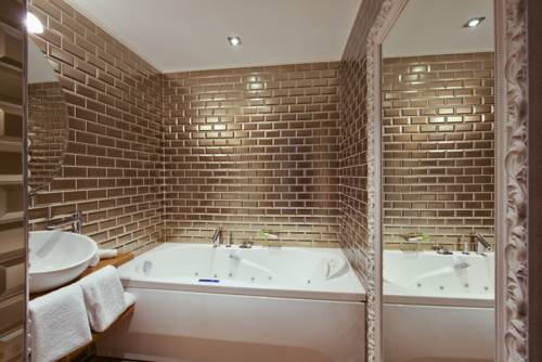Imagen de la habitación del Hotel H&ocirc;tel Catalpa. Foto 15
