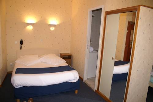 Imagen de la habitación del Hotel H&ocirc;tel C&eacute;leste. Foto 8