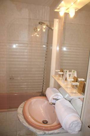 Imagen de la habitación del Hotel H&ocirc;tel C&eacute;leste. Foto 13