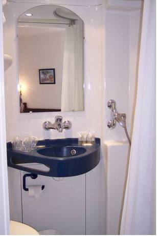 Imagen de la habitación del Hotel Hôtel Central, Digne les Bains. Foto 6