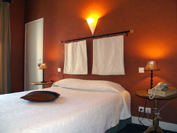 Imagen de la habitación del Hotel H&ocirc;tel Central, PAU. Foto 9