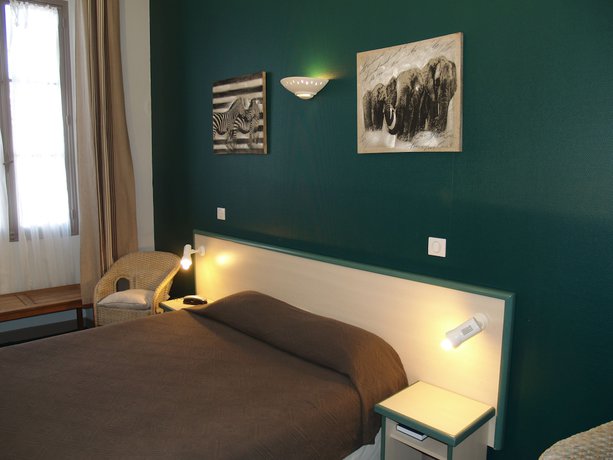Imagen de la habitación del Hotel H&ocirc;tel Central, PAU. Foto 14