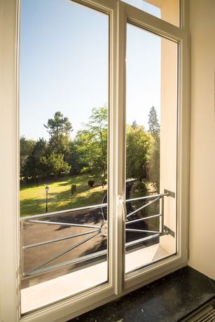Imagen de la habitación del Hotel H&ocirc;tel Ch&acirc;teau de la Marli&egrave;re. Foto 11