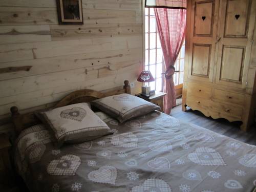 Imagen de la habitación del Hotel H&ocirc;tel Chalet Le Caribou. Foto 2