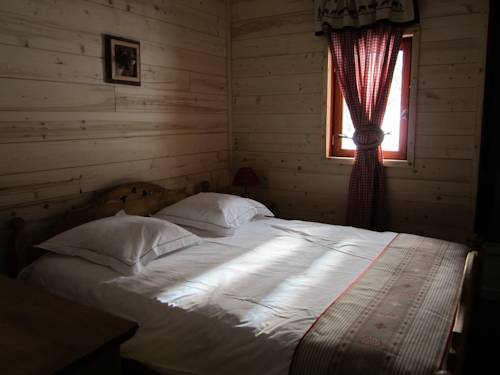 Imagen de la habitación del Hotel H&ocirc;tel Chalet Le Caribou. Foto 10