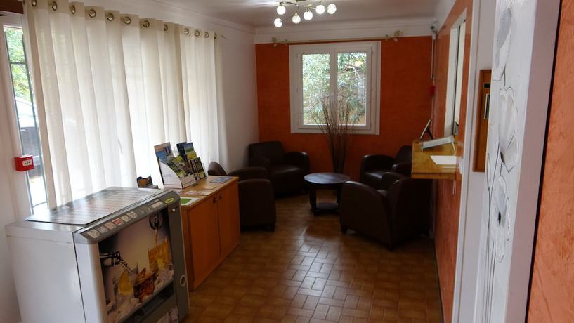 Imagen de los interiores del Hotel H&ocirc;tel Charles. Foto 12