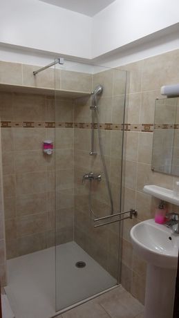 Imagen de la habitación del Hotel H&ocirc;tel Charles. Foto 4