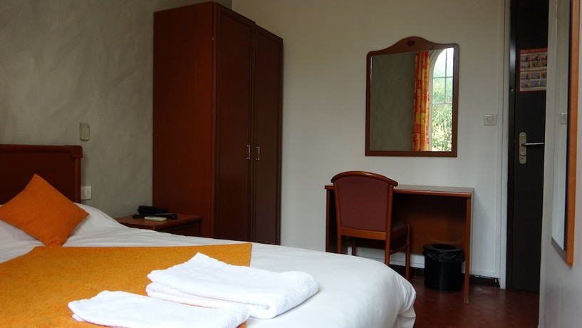 Imagen de la habitación del Hotel H&ocirc;tel Charles. Foto 7