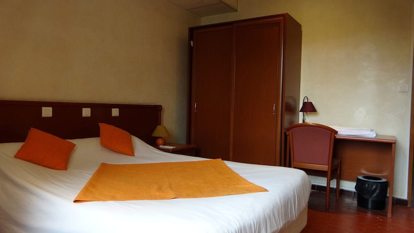Imagen de la habitación del Hotel H&ocirc;tel Charles. Foto 8