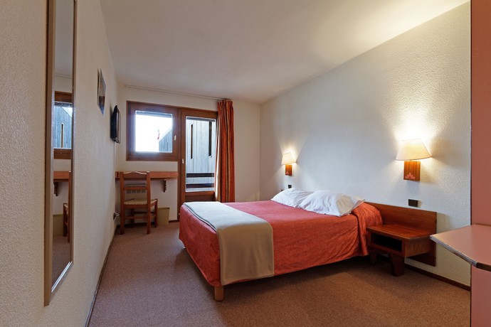Imagen de la habitación del Hotel H&ocirc;tel Club Le Risoux. Foto 10