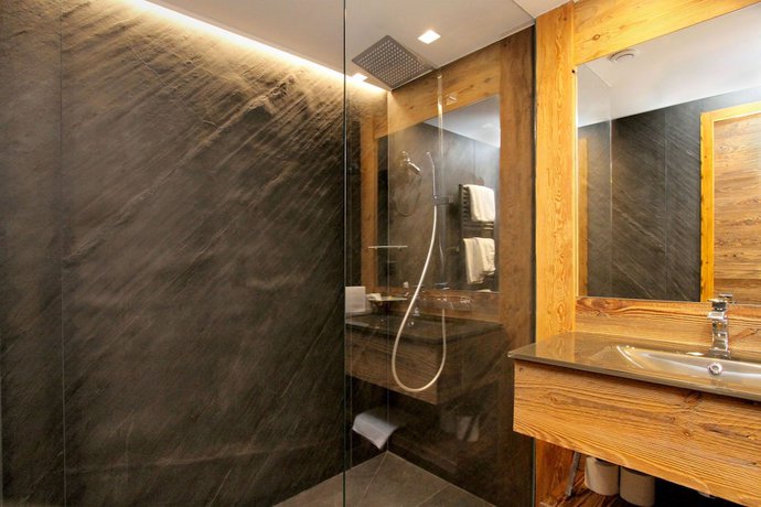 Imagen de la habitación del Hotel H&ocirc;tel C&ocirc;te Brune. Foto 3