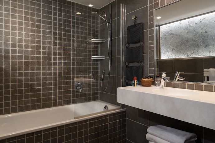 Imagen de la habitación del Hotel H&ocirc;tel C&ocirc;te Brune. Foto 4