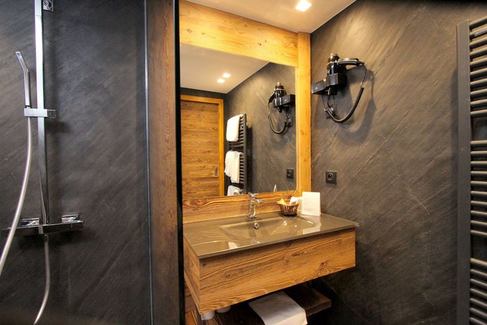 Imagen de la habitación del Hotel H&ocirc;tel C&ocirc;te Brune. Foto 9