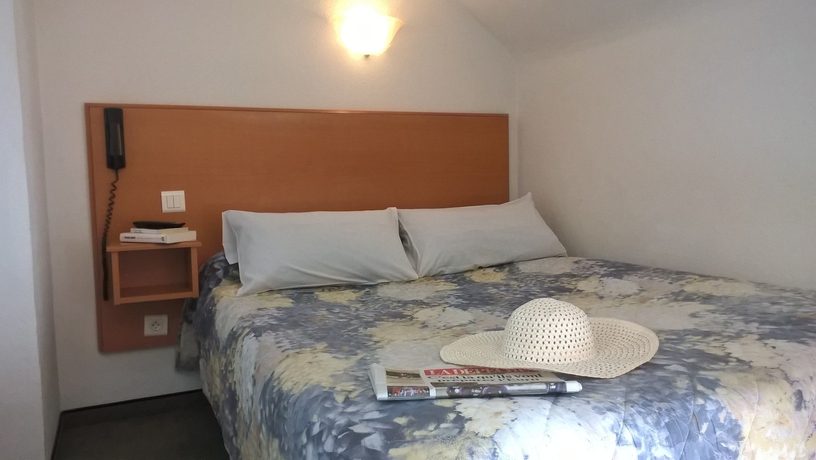 Imagen de la habitación del Hotel H&ocirc;tel Compostelle. Foto 12
