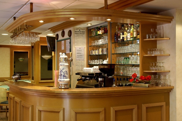 Imagen del bar/restaurante del Hotel H&ocirc;tel Compostelle. Foto 9