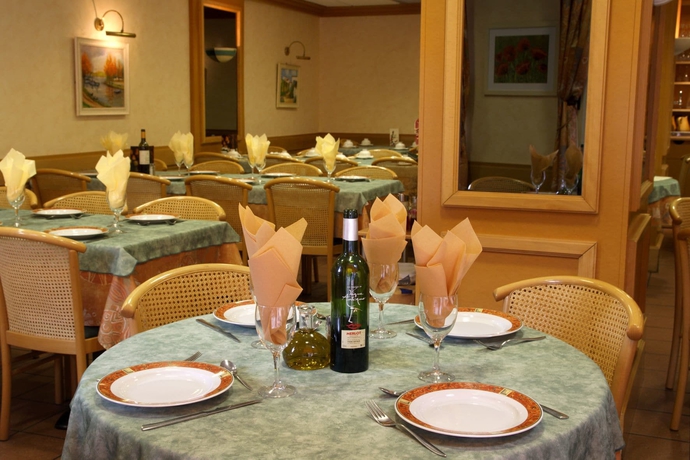 Imagen del bar/restaurante del Hotel H&ocirc;tel Compostelle. Foto 11