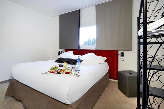 Imagen de la habitación del Hotel H&ocirc;tel Cyano Fr&eacute;jus-Saint Rapha&euml;l. Foto 11