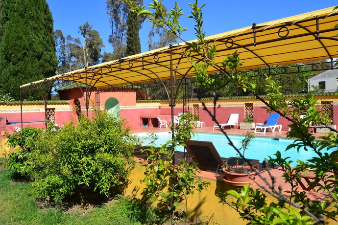 Imagen de la piscina del Hotel Hôtel Cyrnea. Foto 16