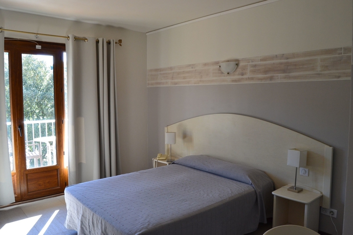 Imagen de la habitación del Hotel Hôtel Cyrnea. Foto 8
