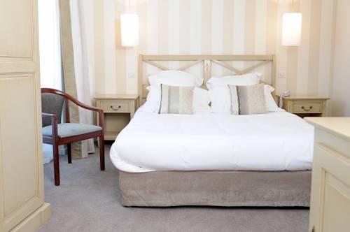 Imagen de la habitación del Hotel Hôtel D'angleterre, Pirineo Francés. Foto 7