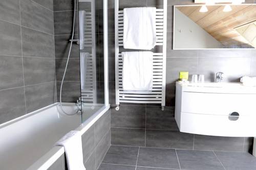 Imagen de la habitación del Hotel Hôtel D'angleterre, Pirineo Francés. Foto 11