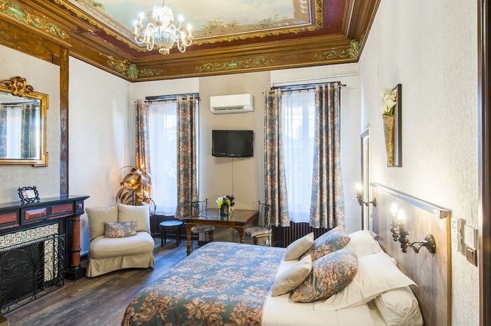 Imagen de la habitación del Hotel H&ocirc;tel De Charme Le Provence. Foto 9