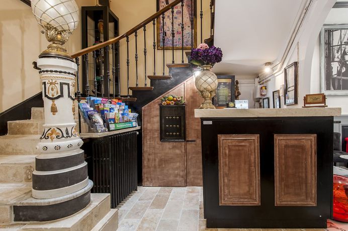 Imagen de los interiores del Hotel H&ocirc;tel De Charme Le Provence. Foto 19