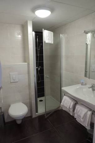 Imagen de la habitación del Hotel H&ocirc;tel De France, Espalion. Foto 5