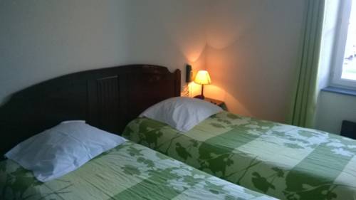 Imagen de la habitación del Hotel H&ocirc;tel De France, Espalion. Foto 7