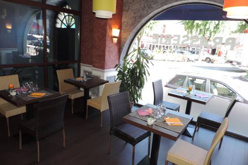 Imagen de la habitación del Hotel H&ocirc;tel De France, Espalion. Foto 13
